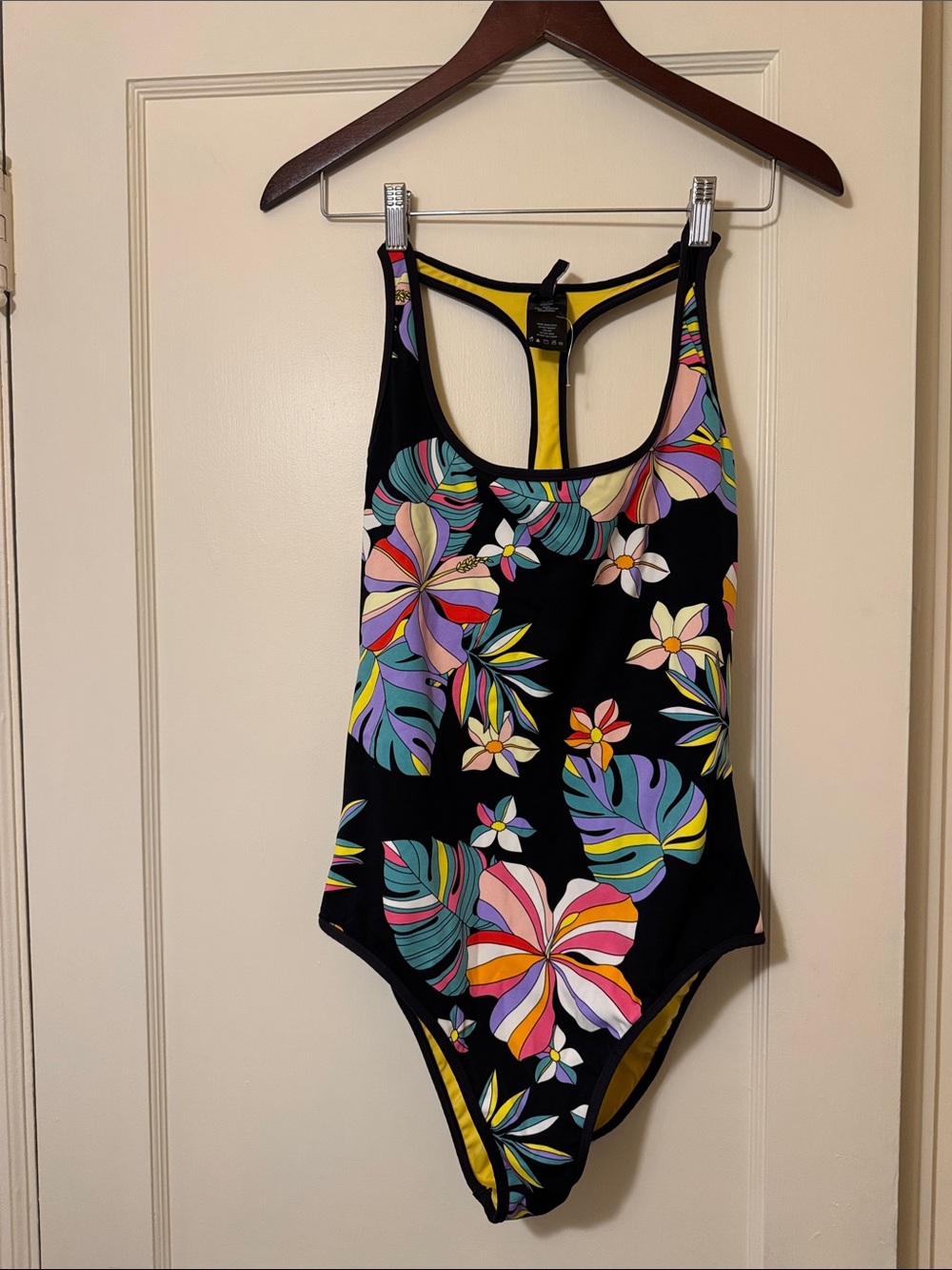 Spyder XL Women’s One-Piece Swimsuit with Multicolor Floral Print NWT